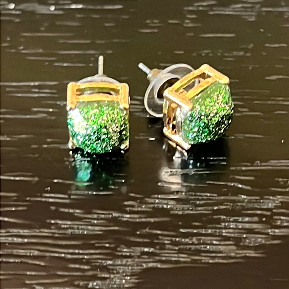 green glitter stud earrings-NWT